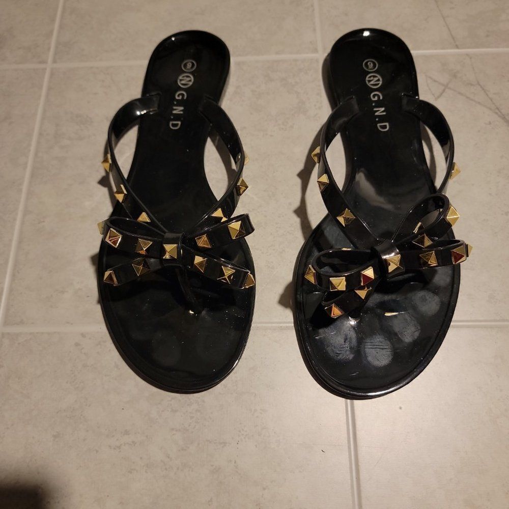 G.N.D. Womens Black Comfort Slip On Thong Studded Sandal Size US 9